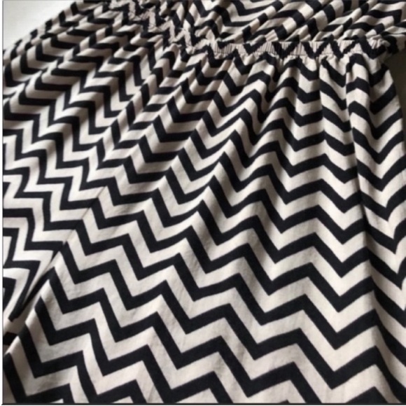 Chevron Patterned Romper - Picture 2 of 6